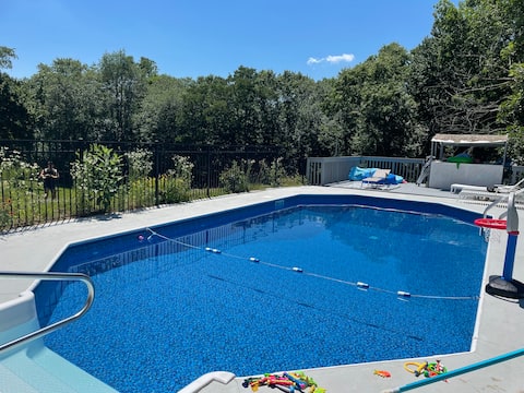 2 homes in one (in-law design) w/salt water pool