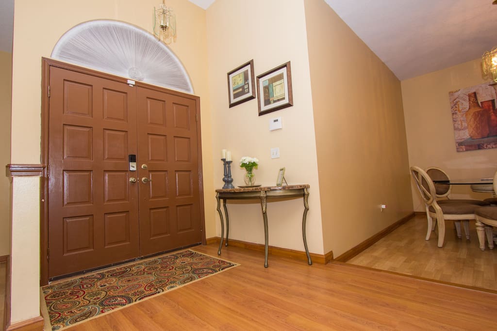 Foyer/ Key less entry