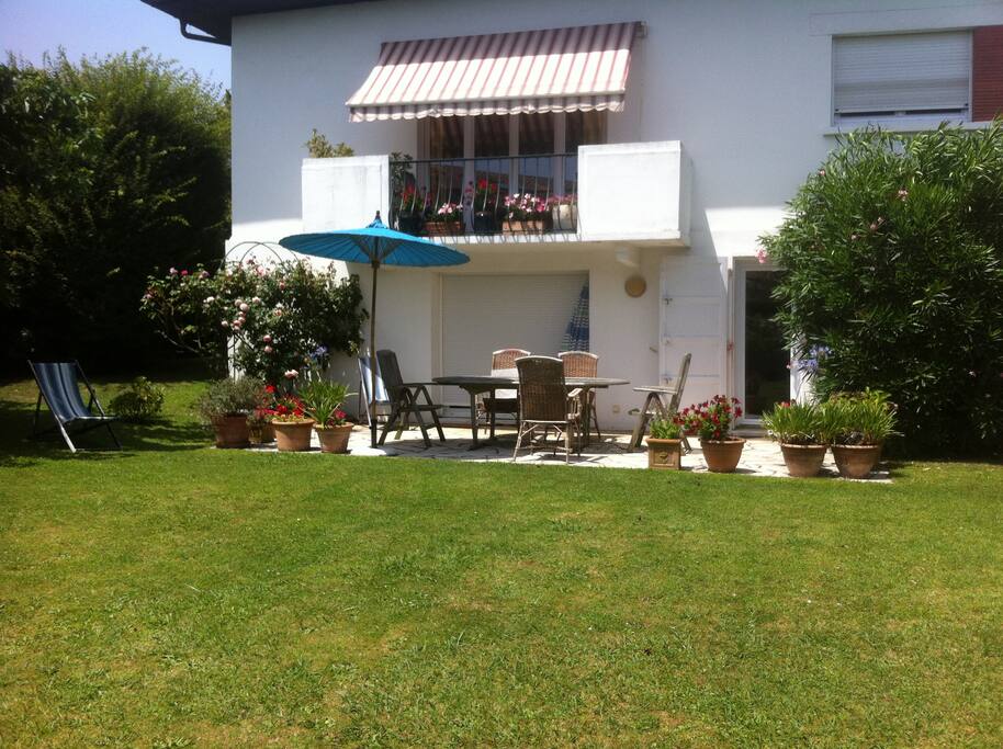 Vue terrasse sur jardin