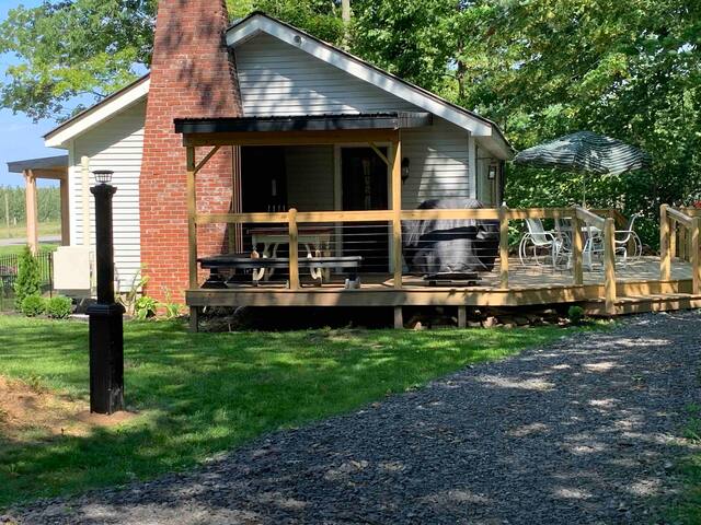 Cozy Cottage With Private Oak Orchard River Access Cottages For