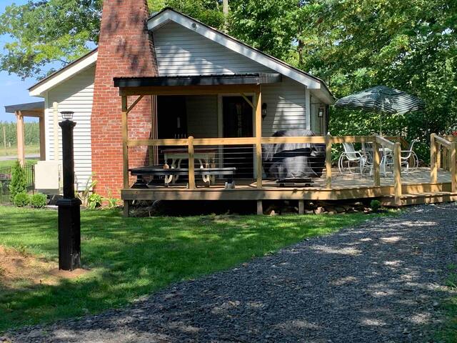 Cozy Cottage With Private Oak Orchard River Access Cottages For
