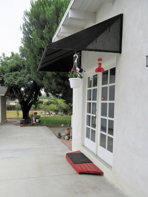 Guest house. Your private entrance through the very safe backyard.