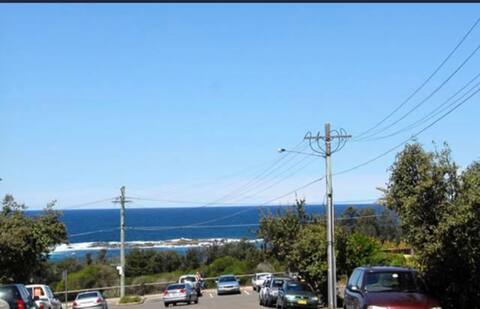 Few minutes walk to Coogee beach