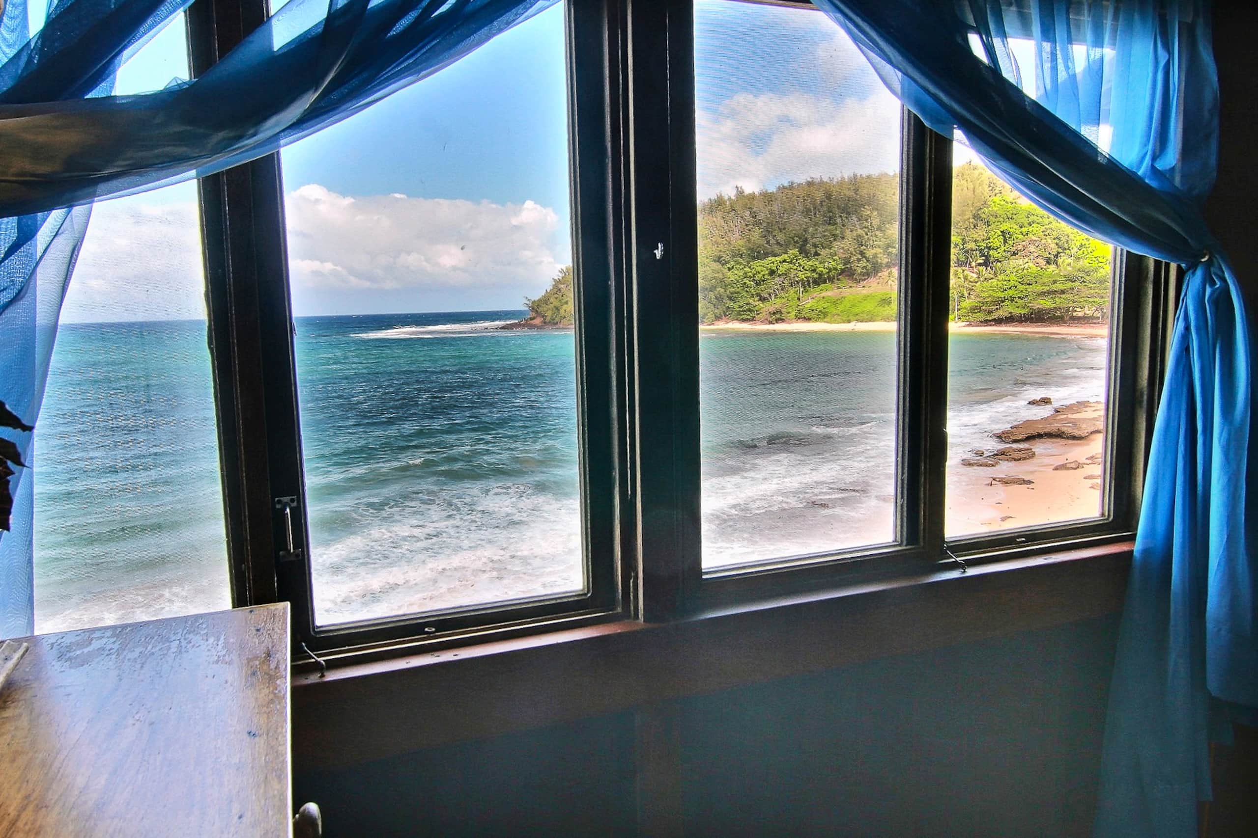 Spectacular Moloa'a Bay on the Beach - Photo 16