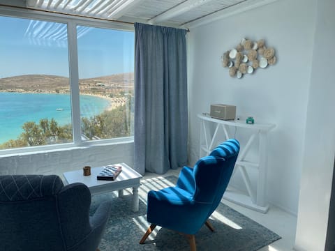 Successful Airbnb property: Krios Luxury Suites ~ Gold in Δήμος Πάρου