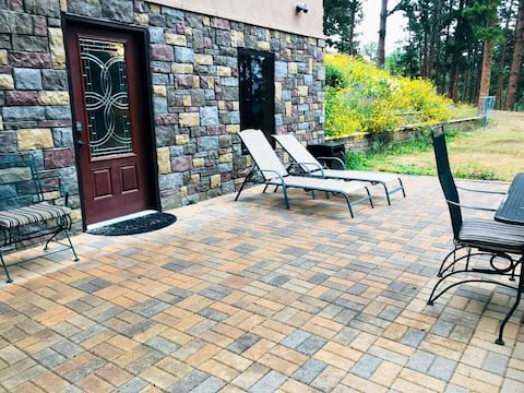Top performing Airbnb: Beautiful Mountain Studio apartment-The Bear’s Den in Colorado