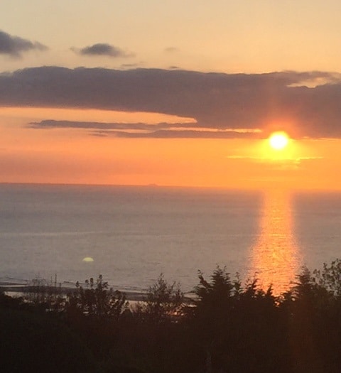 Propiedad de Airbnb exitosa: Garden Floor Apartment Sea View en Benerville Sur Mer