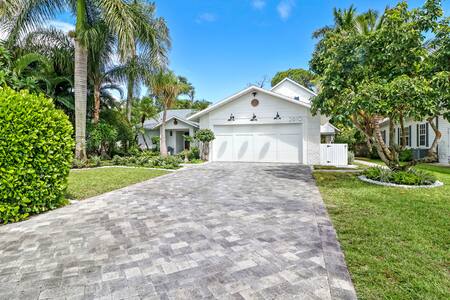 Casa Aqua-Luxury Villa Near The Beach in Naples