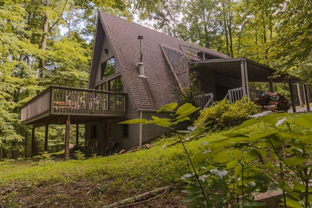 The deck looks off the side of the mountain.