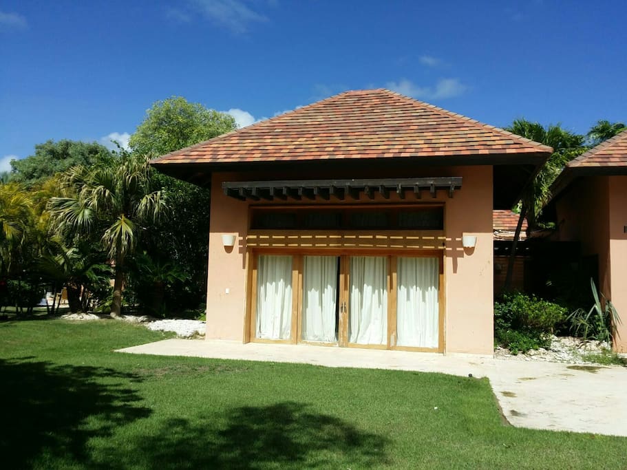 The bedrooms/ El cuarto