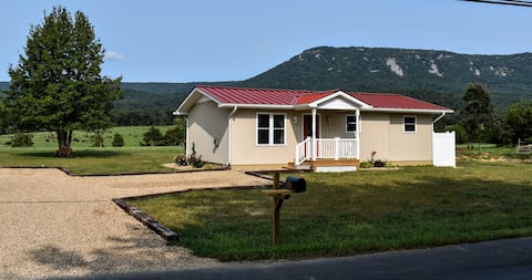 Holly Tree Retreat Located In Beautiful Luray, VA.