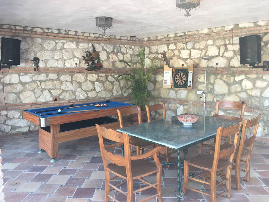 Chill/Play Zone