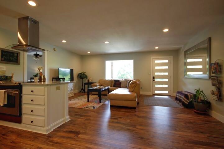 Walk to downtown AVL. City views. Sunset deck.