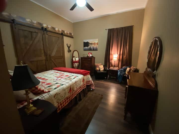 Bedroom 2 queen size bed