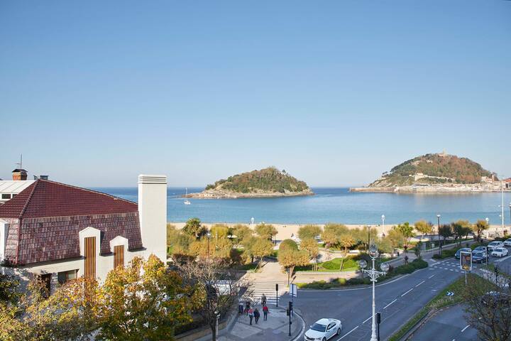 Mayflower by FeelFree Rentals gallery image 2