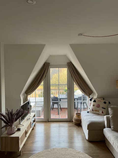 Life on the water - modern apartment on the beach