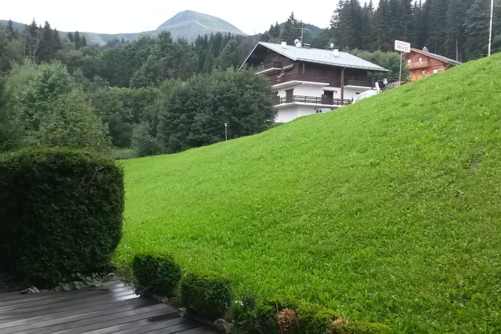Terrasse vue Mt Joly.