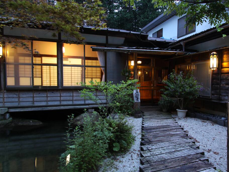 Takimi of the house at night