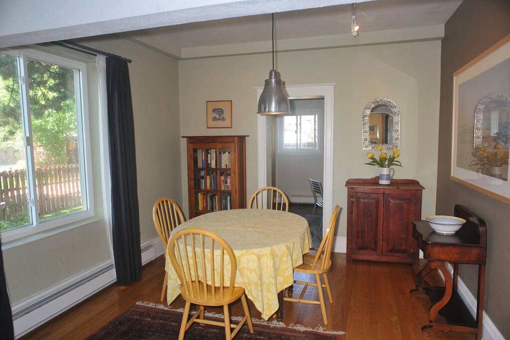 Dining Room
First Floor