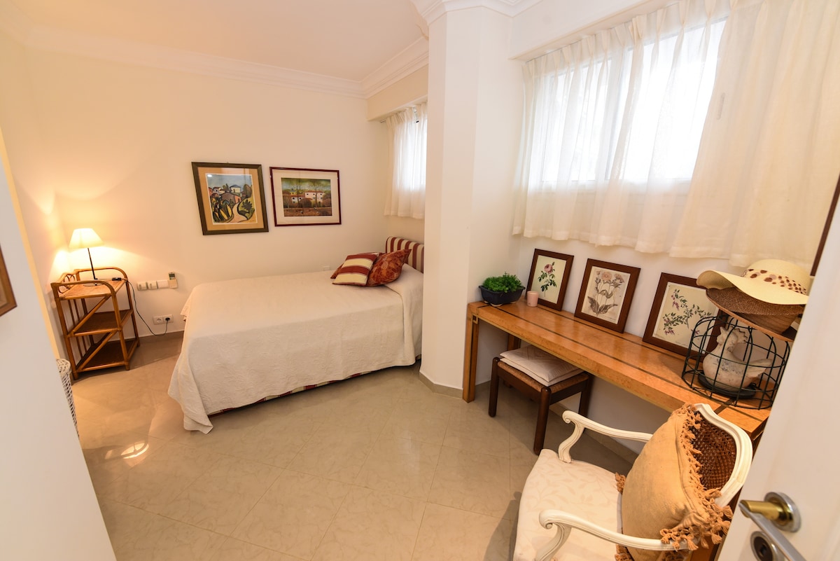 Habitación - Chambre d 'amis - Habitación