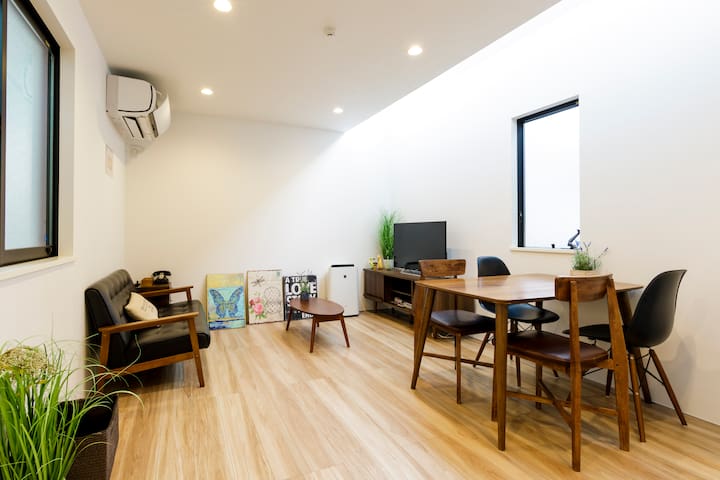 House, 2 mobile wifi, 4 mins walk to JR Station