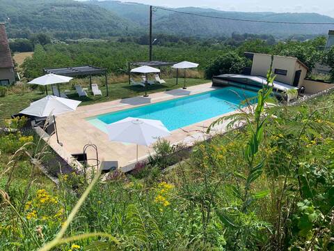 Flat with private terrace and swimming pool