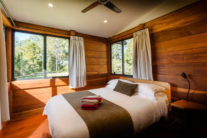 Tallowood 2 Bedroom Chalet @ Promised Land Retreat gallery image 5