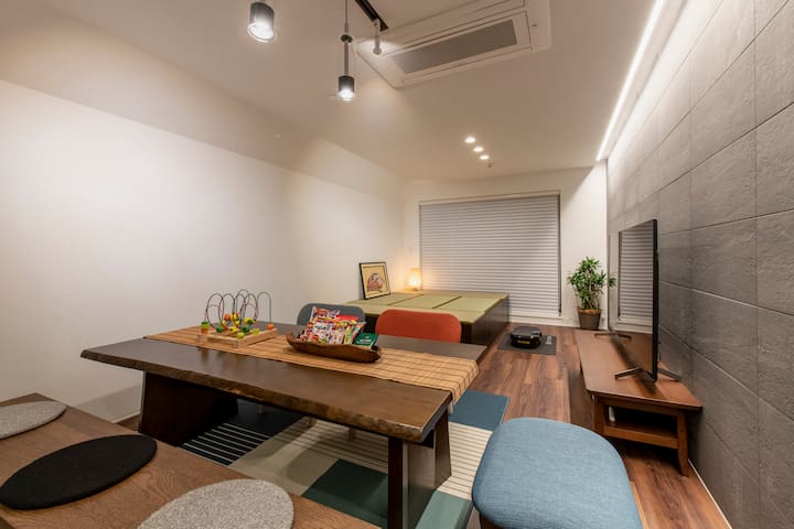 140㎡の10名OK一棟ホテル　駅近4分　歌舞伎町/ドンキホーテ/ゴールデン街/東京都庁/新宿御苑 gallery image 3