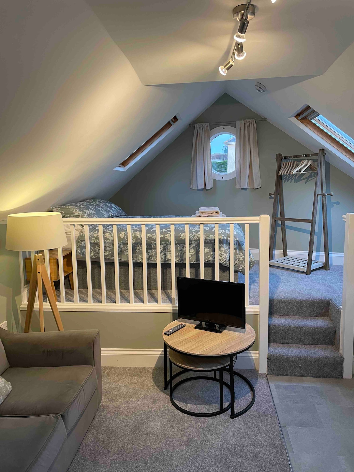 Successful Airbnb property: Sea Glimpses Studio, Port Isaac (great location) in St. Endellion