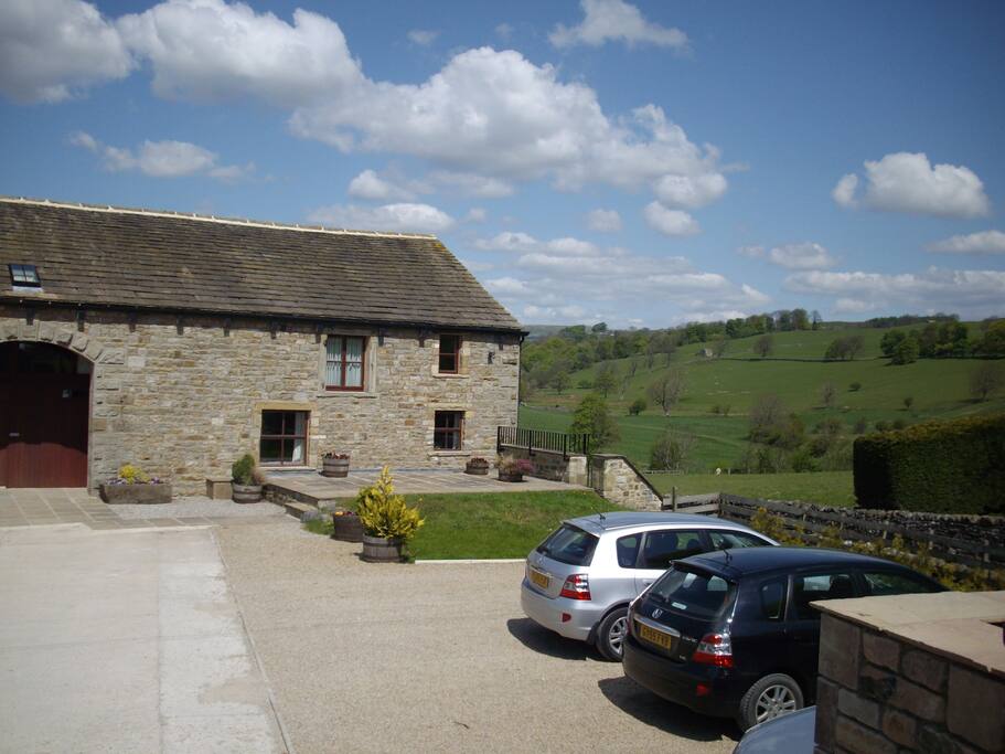 Entrance and parking for Cove View