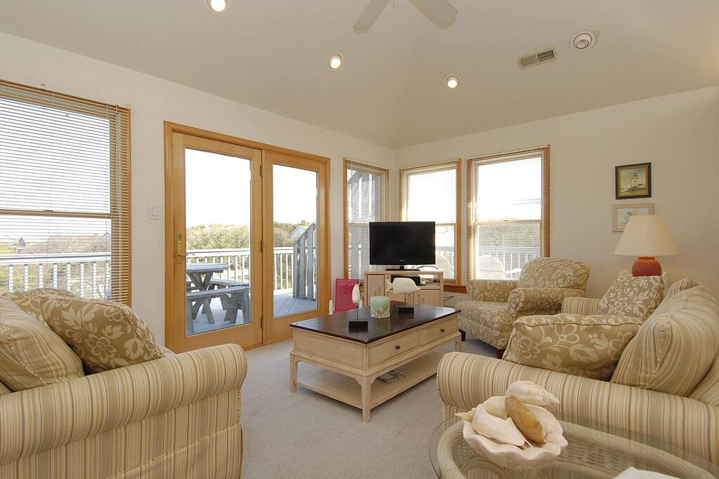 Upper Main Level,Living Area,
