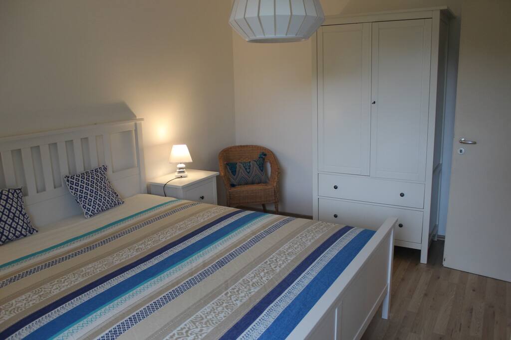 Großes Schlafzimmer