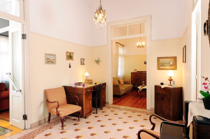 Zeta's vintage house in the centre of Sparta