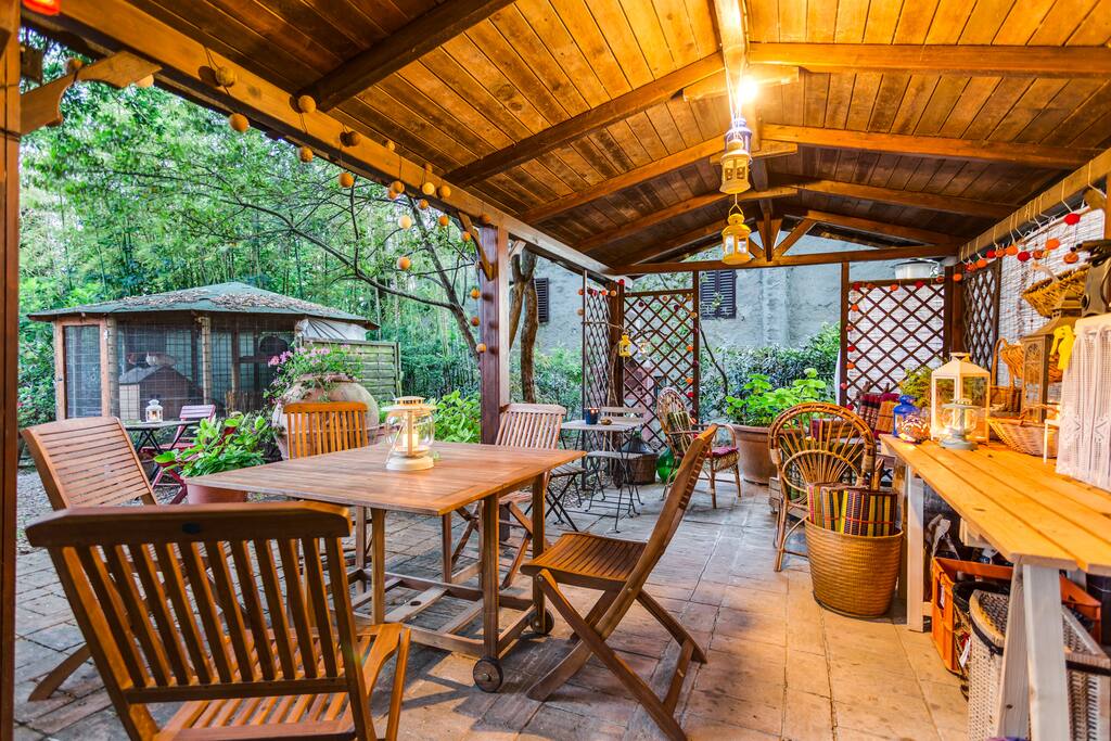 Outdoor Kitchen/Chill Area