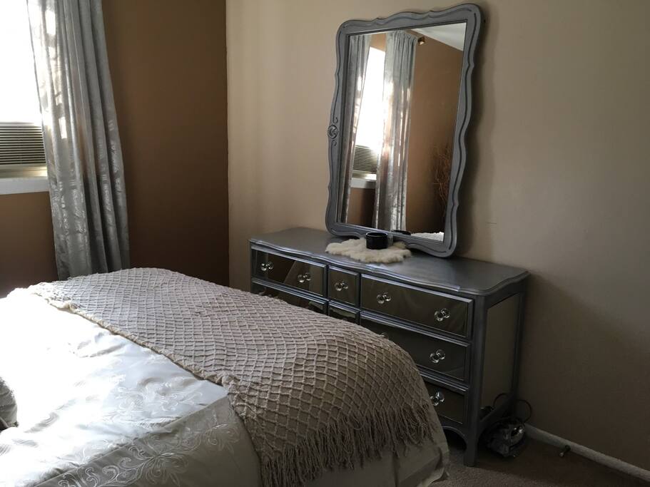 Guest bedroom