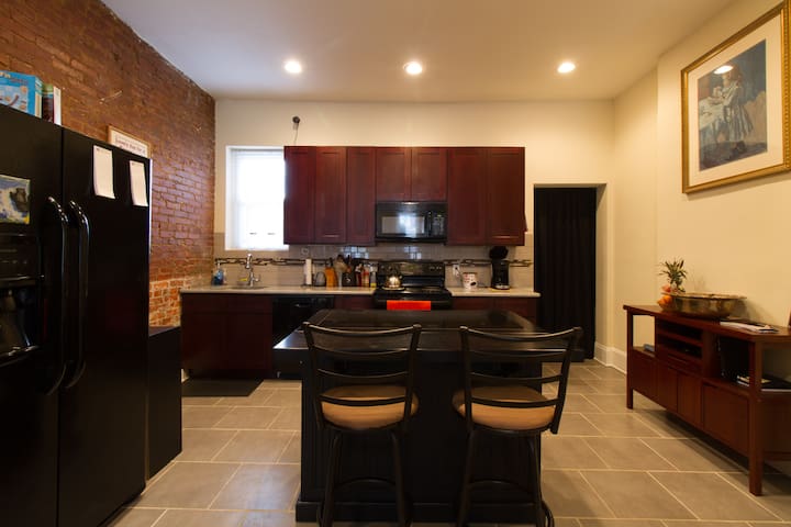 Private rooms on Mines in West Philadelphia