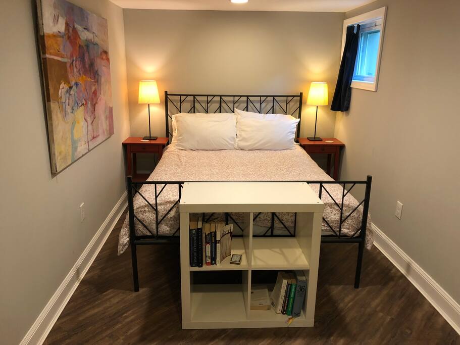 Queen bed, natural light