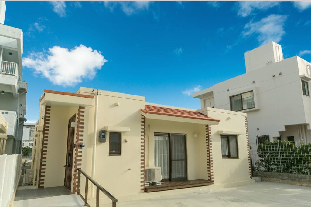 Rental Villa Okinawa (white)
Barrier-free housing / group travel (2-9 people)