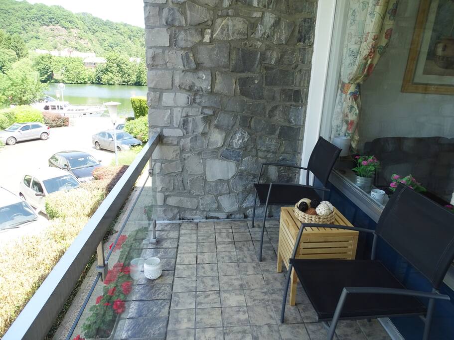 Studio en bord de Meuse dans résidence calme