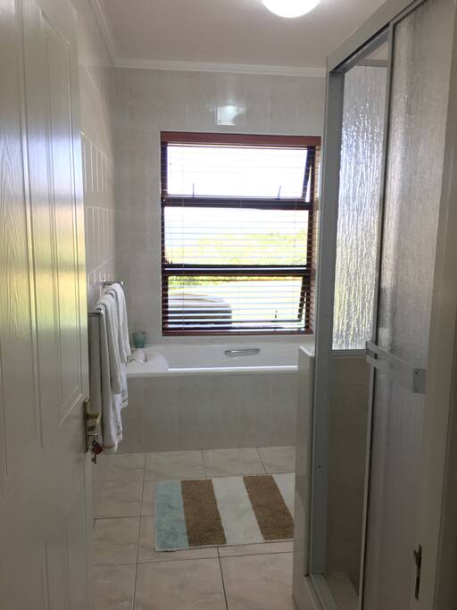 Bath & Shower with separate toilet
