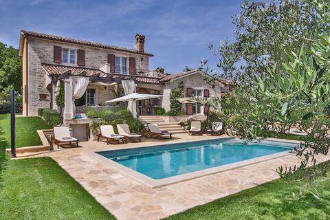 Villa Elizabet, with saltwater pool