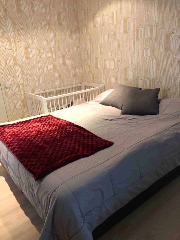 Chumba cha kulala 1. Kitanda sentimita 180 * sentimita 200