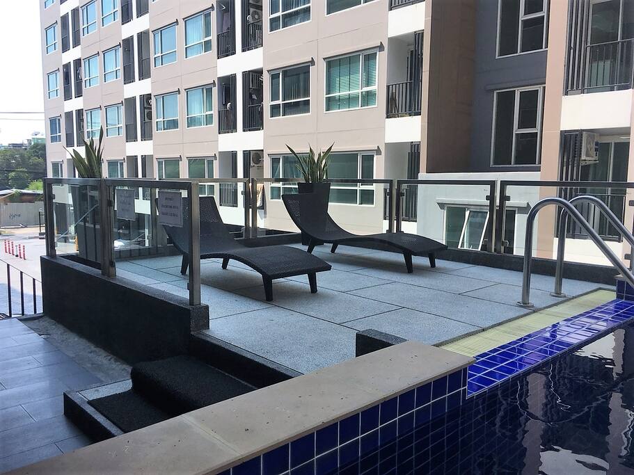 Relax Poolside