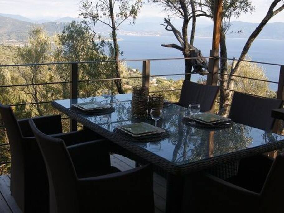 La terrasse et son coin repas
