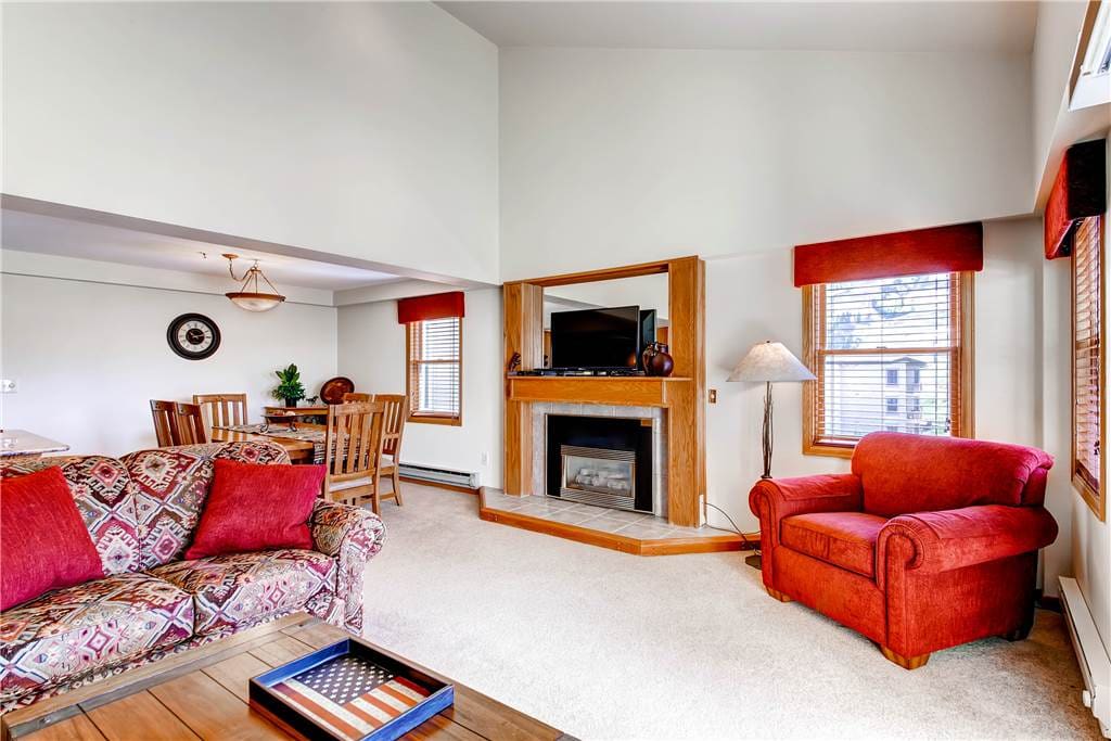 Couch,Furniture,Fireplace,Hearth,Indoors