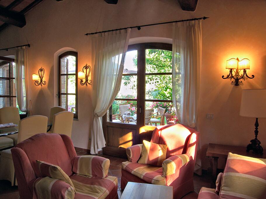 SALA CON DIVANI