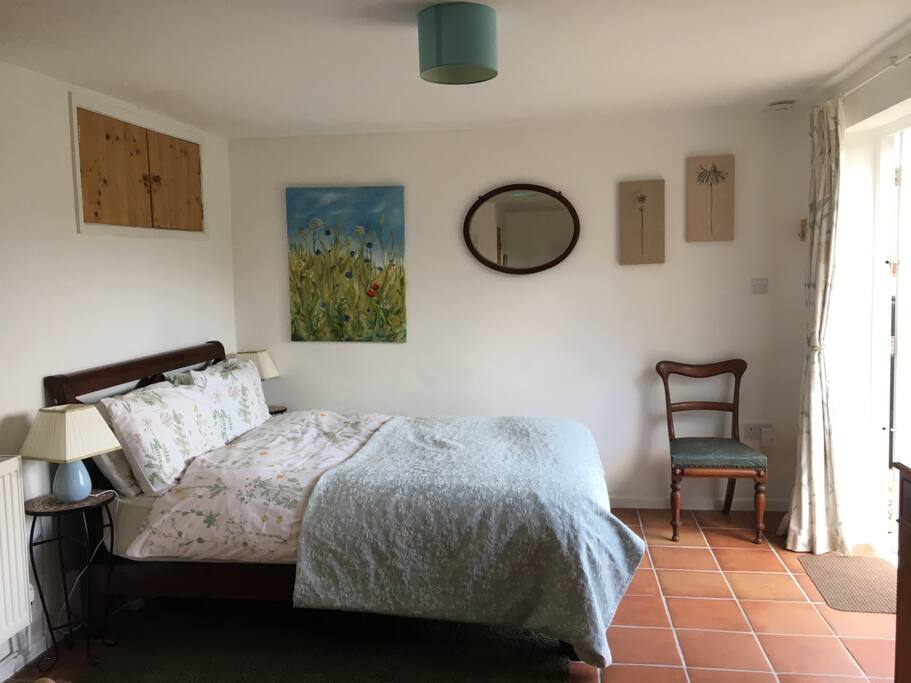 Cosy spacious bedroom