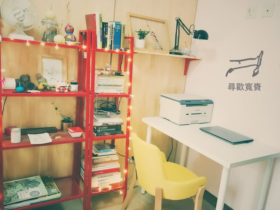 臥室(bedroom)——工作臺(desk)、少女心爆棚的小夜燈