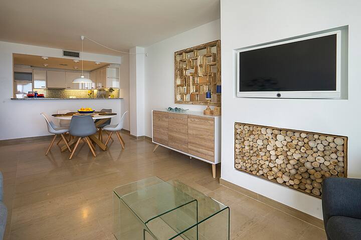 Exclusive beachfront apartment. Costa Brava gallery image 3