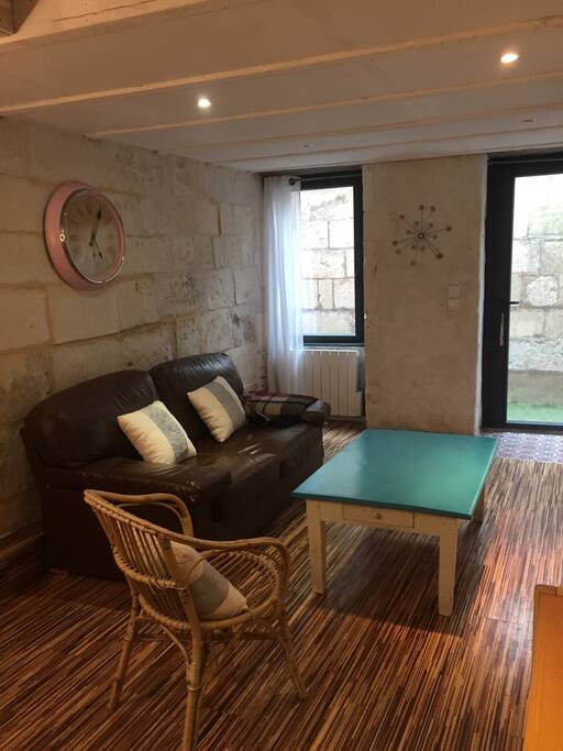salon donnant sur l'allée privée